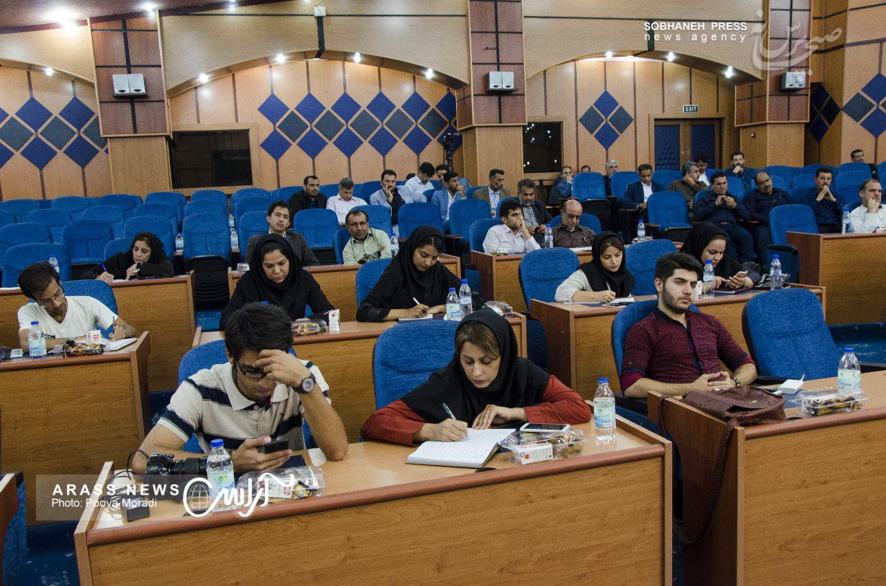 گزارش تصویری/ همایش مشترک فرمانداران و منتخبین دوره پنجم شوراهای اسلامی شهر و روستای در خوزستان