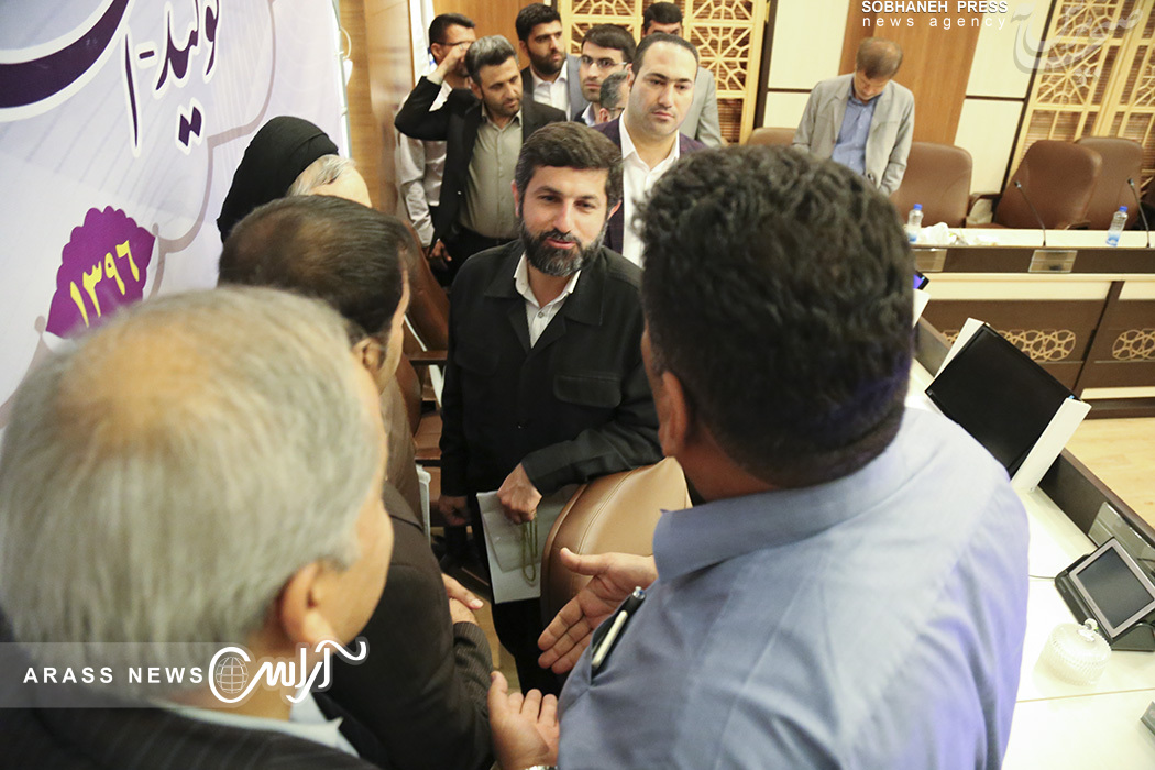 گزارش تصويري/ نشست استاندار خوزستان با اعضاي ستاد اصولگرایان حامی روحانی در استان