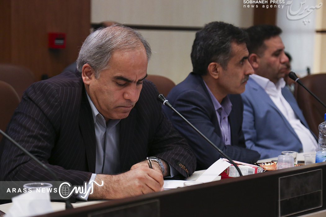 گزارش تصويري/ نشست استاندار خوزستان با اعضاي ستاد اصولگرایان حامی روحانی در استان