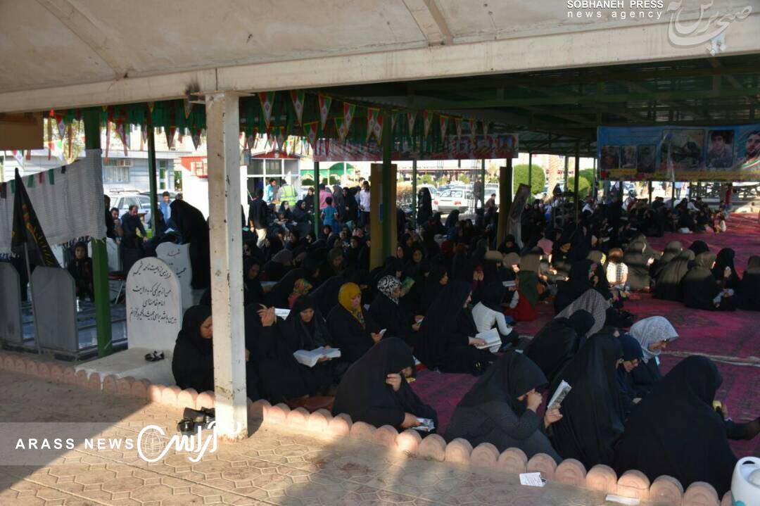 زمزمه دعای عرفه در مسجد گلزار شهدای اهواز+تصاویر زمزمه دعای عرفه در مسجد گلزار شهدای اهواز+تصاویر