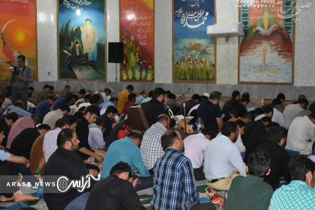 زمزمه دعای عرفه در مسجد گلزار شهدای اهواز+تصاویر