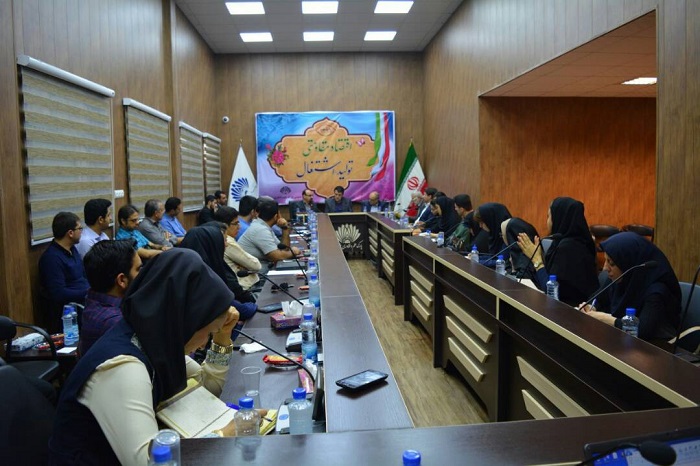 دکتر یوسفی: راهکار برون رفت از معضل بیکاری، سرمایه گذاری در جهت توسعه شرکت های دانش بنیان در خوزستان است/ توسعه شرکت های دانش بنیان و پارک های علم و فناوری از شاخص های اقتصاد مقاومتی است