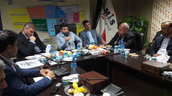 استاندار خوزستان : نگاه توسعه ای مدیرکل دادگستری خوزستان راهگشا و مغتنم است/اقدامات زیرساختی در جهت تسهیل در امر سرمایه گذاری در استان در حال اجراست استاندار خوزستان : نگاه توسعه ای مدیرکل دادگستری خوزستان راهگشا و مغتنم است/اقدامات زیرساختی در جهت تسهیل در امر سرمایه گذاری در استان در حال اجراست