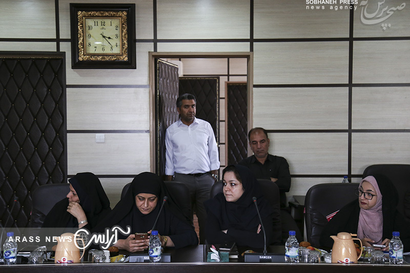 گزارش تصویری/ دیدار استاندار خوزستان با مدیرکل دامپزشکی و مجموعه آن