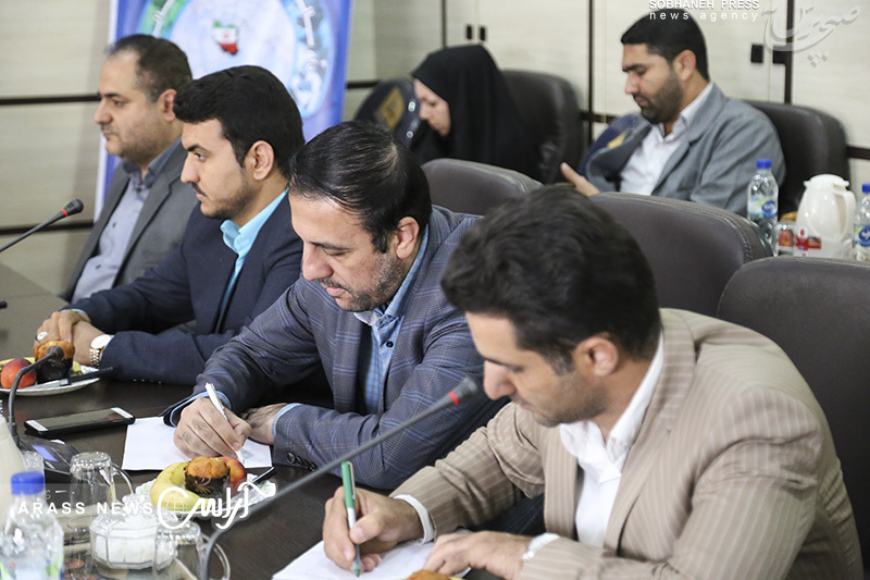 گزارش تصویری/ دیدار استاندار خوزستان با مدیرکل دامپزشکی و مجموعه آن