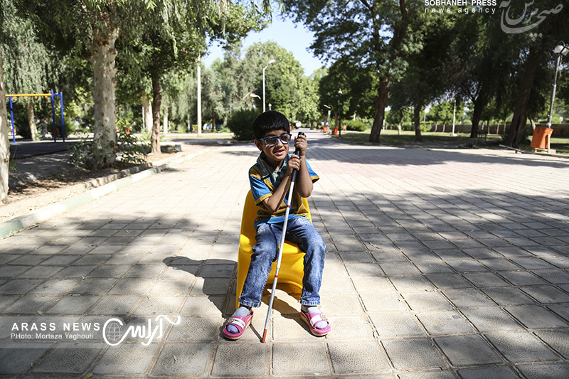 گزارش تصویری : روز جهانی عصای سفید در قاب تصویر