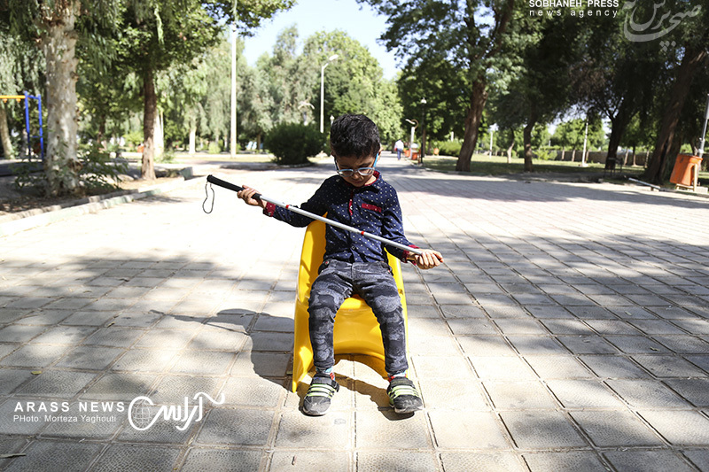 گزارش تصویری : روز جهانی عصای سفید در قاب تصویر