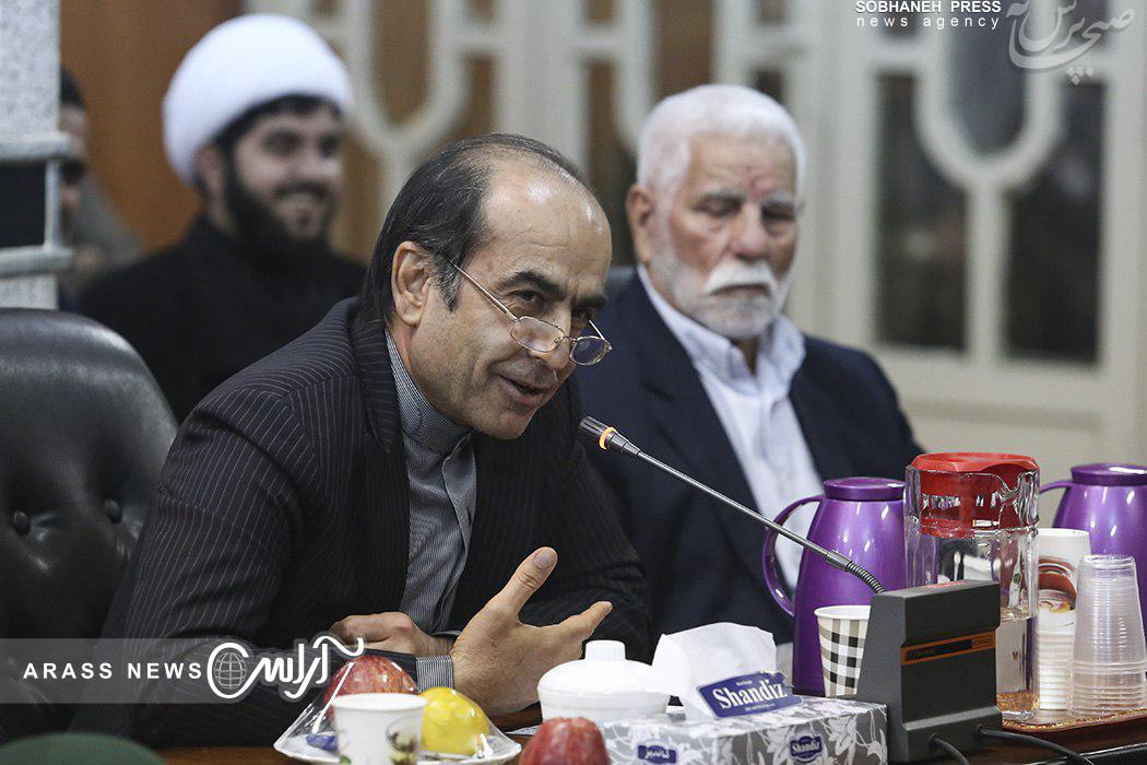 سپاه پاسداران خواب شوم خاورمیانه بزرگ امریکا را نقش بر آب کرد / برای حل مشکلات باید بر توانمندی ها و ظرفیت های خود اتکا کنیم