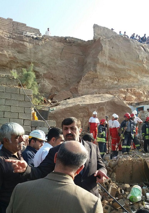 جزییات ریزش کوه در کوی رمضان اهواز