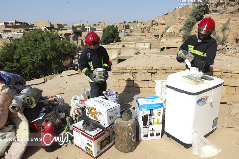 گزارش تصویری : حادثه سقوط صخره بر روی منازل مسکونی در منبع آب