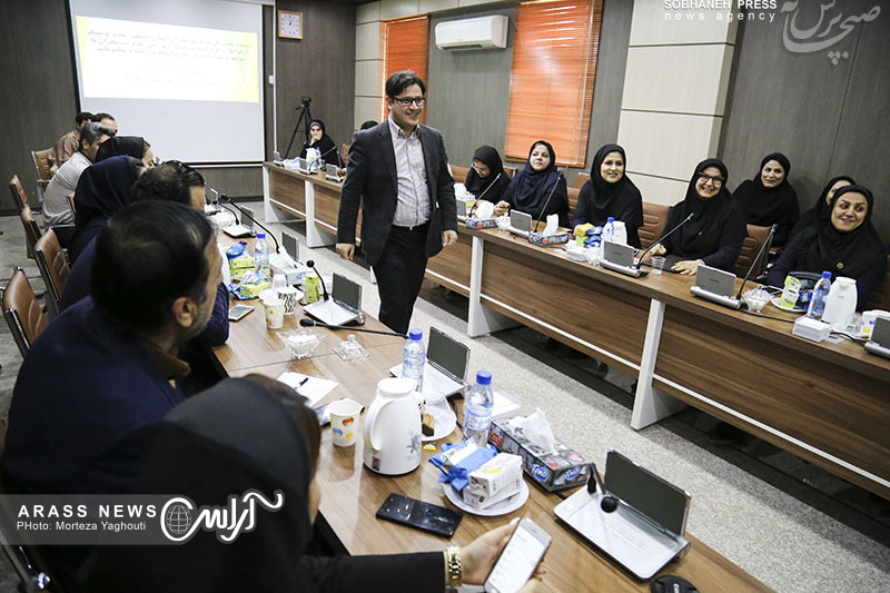 حاشیه های تصویری آیین تقدیر از عوامل اجرایی و اصحاب رسانه در سمینار آموزشی مدیریت بحران با موضوع بهداشت و درمان (با محوریت بیماران تنفسی )