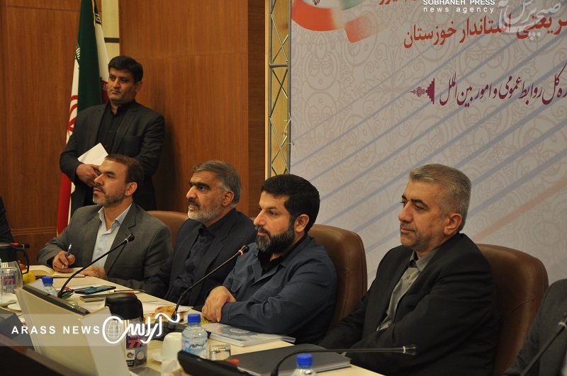حاشیه های تصویری آراس از نشست مجمع نمایندگان خوزستان با وزیر نیرو در اهواز