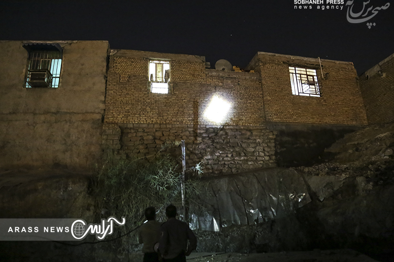 گزارش تصویری / ریزش کوه در اهواز باز هم بر روی خانه ها