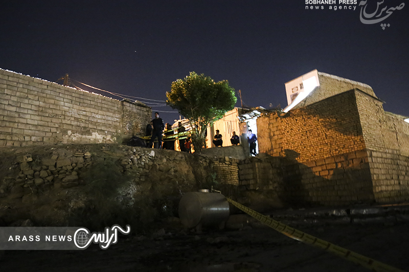 گزارش تصویری / ریزش کوه در اهواز باز هم بر روی خانه ها
