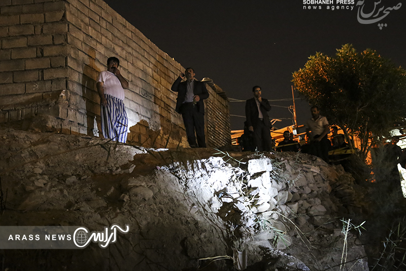 گزارش تصویری / ریزش کوه در اهواز باز هم بر روی خانه ها