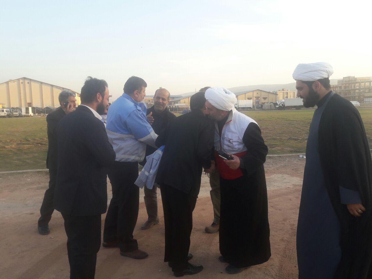 حضور استاندار خوزستان،مدیرکل مدیریت بحران استانداری و مدیرعامل جمعیت هلال احمر استان خوزستان در مناطق زلزله زده استان کرمانشاه حضور استاندار خوزستان،مدیرکل مدیریت بحران استانداری و مدیرعامل جمعیت هلال احمر استان خوزستان در مناطق زلزله زده استان کرمانشاه
