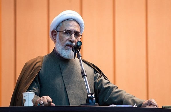 دانشجو باید انتخابگر باشد نه مقلد/ نمی توان با زور افراد را متدین کرد /بستن فضای سیاسی در دانشگاه ،برخلاف اندیشه های امام راحل است
