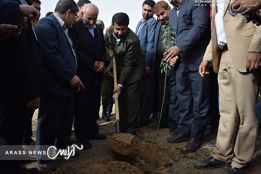 گزارش تصویری آراس از آغاز عملیات مالچ پاشی شنزارهای خوزستان