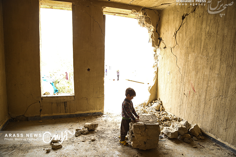 فاجعه تلخ زلزله کرمانشاه  روستای کوئیک حسن، سرپل ذهاب یک ماه پس از وقوع آن به روایت عکاس آراس +تصاویر
