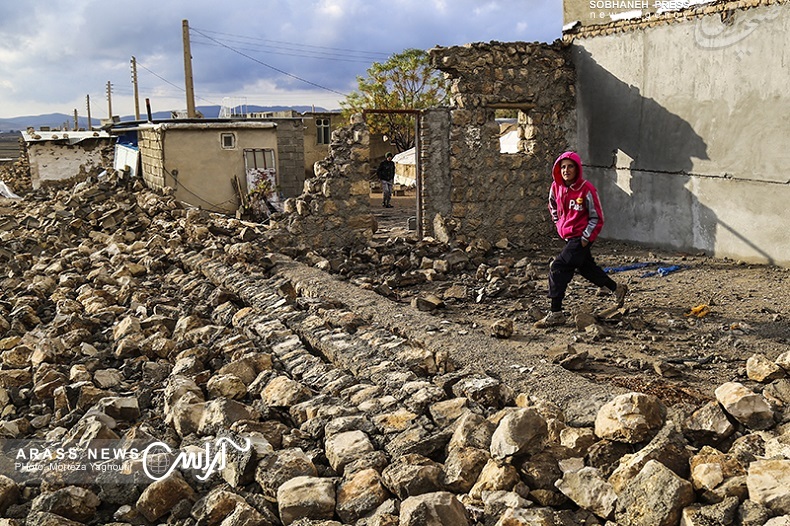 فاجعه تلخ زلزله کرمانشاه  روستای کوئیک حسن، سرپل ذهاب یک ماه پس از وقوع آن به روایت عکاس آراس +تصاویر