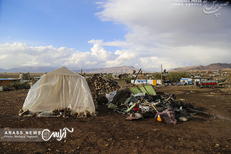 فاجعه تلخ زلزله کرمانشاه  روستای کوئیک حسن، سرپل ذهاب یک ماه پس از وقوع آن به روایت عکاس آراس +تصاویر