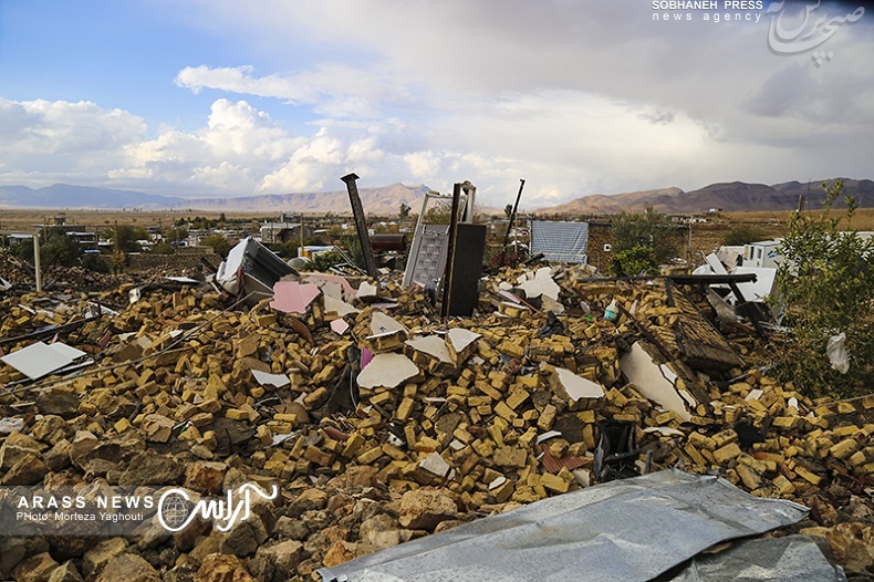 فاجعه تلخ زلزله کرمانشاه  روستای کوئیک حسن، سرپل ذهاب یک ماه پس از وقوع آن به روایت عکاس آراس +تصاویر