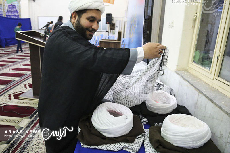 گزارش تصویری/ مراسم عمامه گذاری جمعی از طلاب حوزه علمیه امام خامنه‌ای «مدظله»