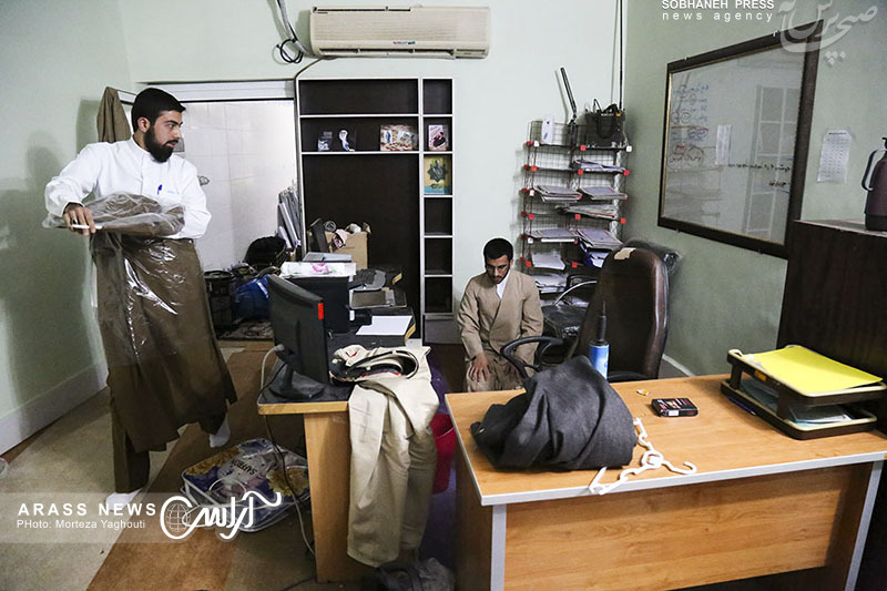 گزارش تصویری/ مراسم عمامه گذاری جمعی از طلاب حوزه علمیه امام خامنه‌ای «مدظله»