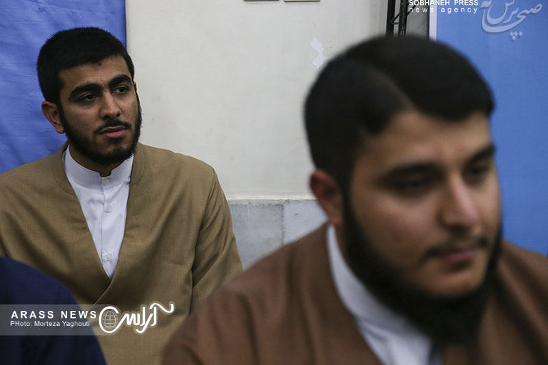 گزارش تصویری/ مراسم عمامه گذاری جمعی از طلاب حوزه علمیه امام خامنه‌ای «مدظله»