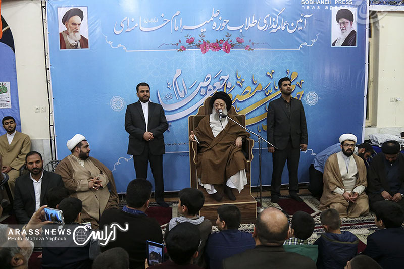 گزارش تصویری/ مراسم عمامه گذاری جمعی از طلاب حوزه علمیه امام خامنه‌ای «مدظله»