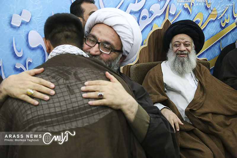 گزارش تصویری/ مراسم عمامه گذاری جمعی از طلاب حوزه علمیه امام خامنه‌ای «مدظله»