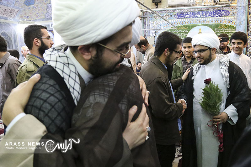 گزارش تصویری/ مراسم عمامه گذاری جمعی از طلاب حوزه علمیه امام خامنه‌ای «مدظله»