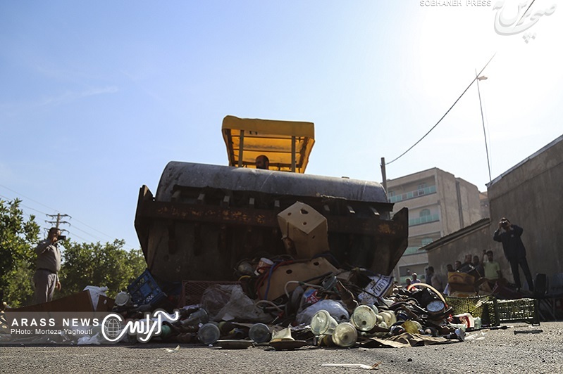 گزارش تصویری / جمع آوری معدوم سازی قلیان توسط شهرداری منطقه 3 اهواز
