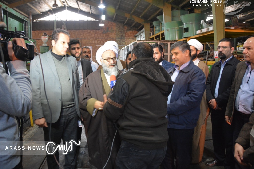 امام جمعه موقت اهواز در آيين تجليل از تلاشگران عرصه توليد در دستیابی به فن آوری ساخت لوله های پلی اتیلن در شرکت آبان بسپار: