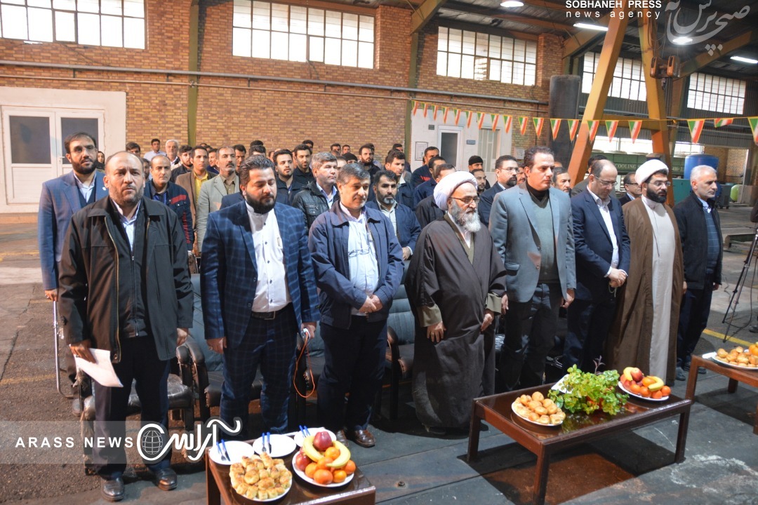 امام جمعه موقت اهواز در آيين تجليل از تلاشگران عرصه توليد در دستیابی به فن آوری ساخت لوله های پلی اتیلن در شرکت آبان بسپار: