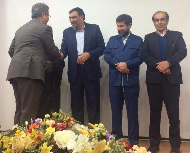 مدیرکل نوسازی مدارس خوزستان در شورای اداری استان با حضور رئیس دیوان محاسبات کشور از سوی استاندار بخاطر جذب حداکثری تخصیص اسناد خزانه اسلامی مورد تقدیر و تجلیل قرار گرفت.