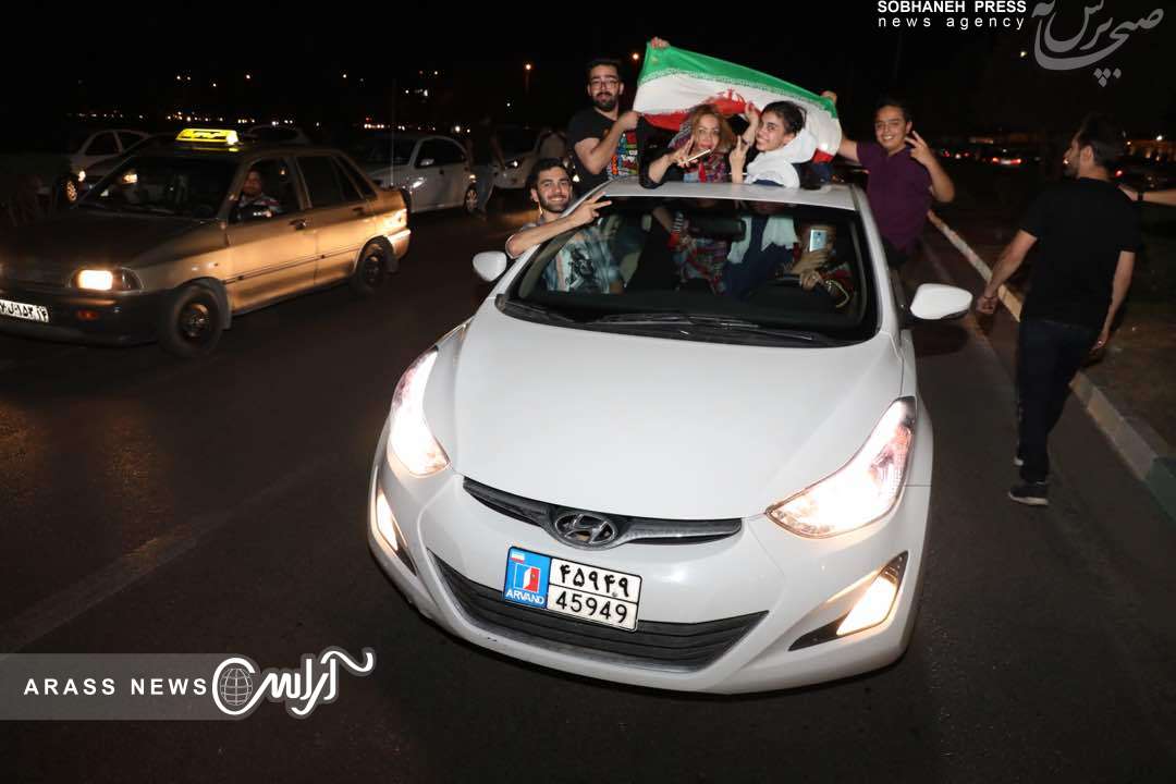 شادی شهروندان اهوازی در پی پیروزی تیم ملی کشورمان مقابل مراکش