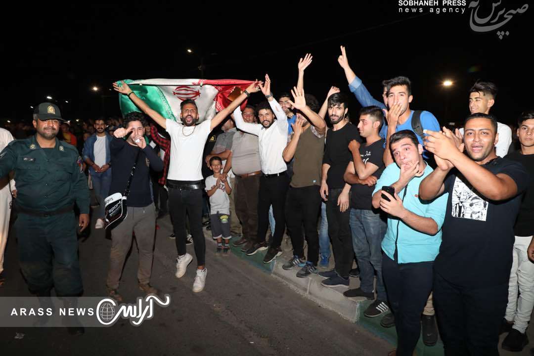 شادی شهروندان اهوازی در پی پیروزی تیم ملی کشورمان مقابل مراکش