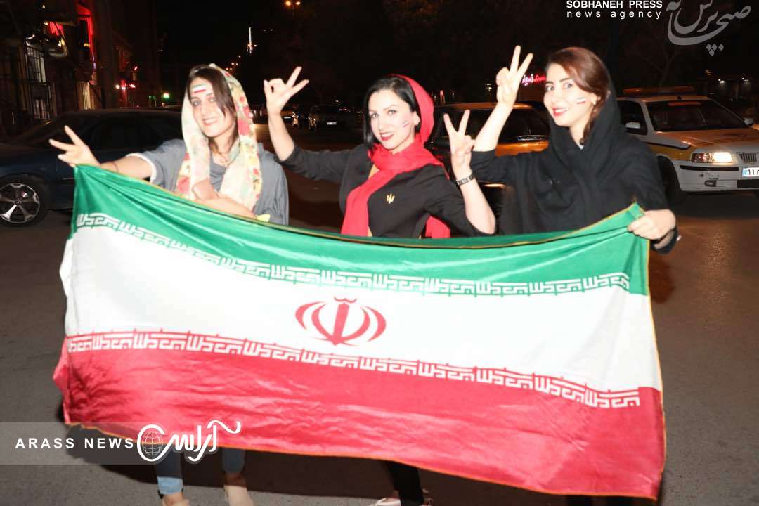 شادی شهروندان اهوازی در پی پیروزی تیم ملی کشورمان مقابل مراکش