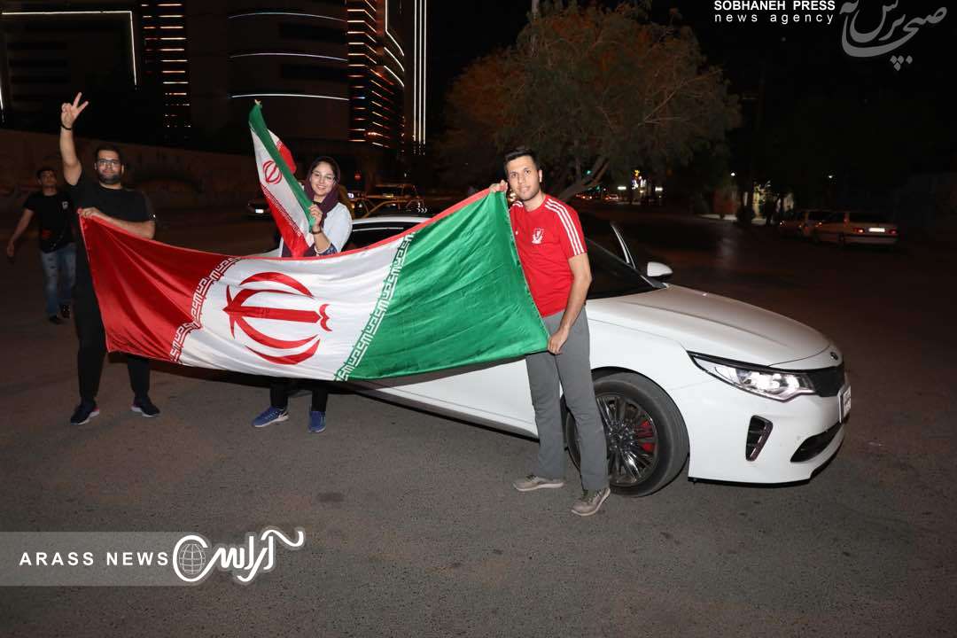 شادی شهروندان اهوازی در پی پیروزی تیم ملی کشورمان مقابل مراکش