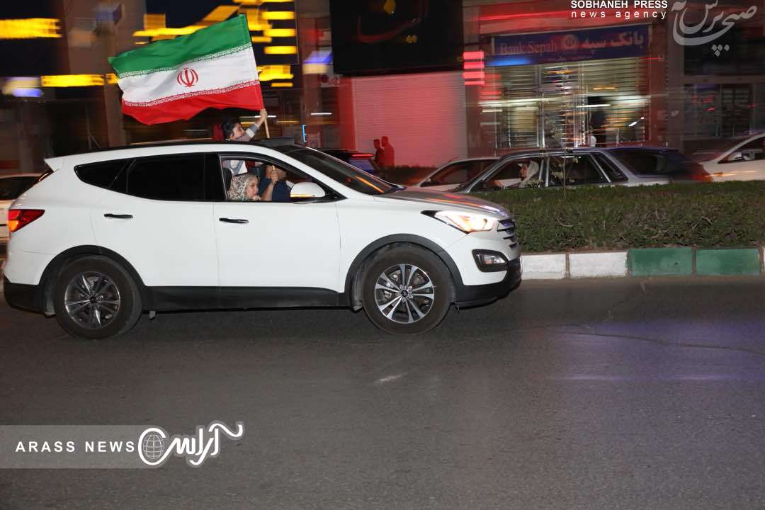 شادی شهروندان اهوازی در پی پیروزی تیم ملی کشورمان مقابل مراکش