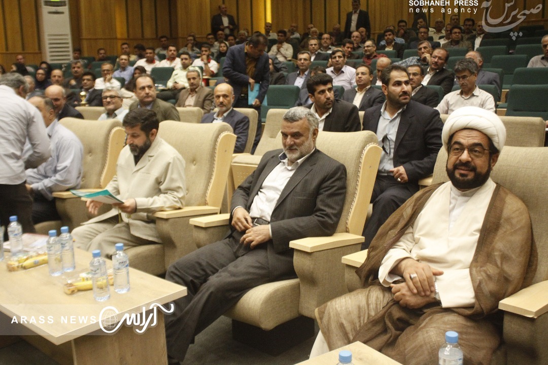 دیدگاه های کارشناسان در نهال کاری و مرطوب سازی کانون های ریزگرد لحاظ شده است