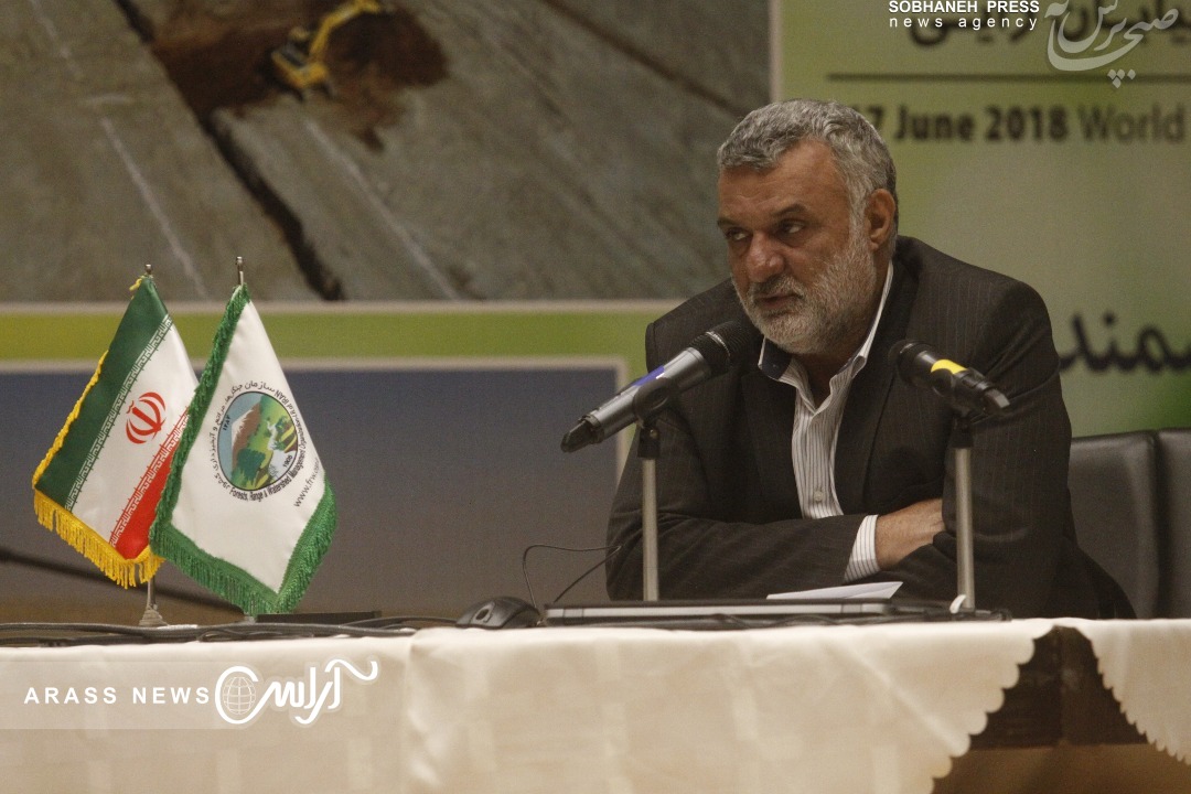 دیدگاه های کارشناسان در نهال کاری و مرطوب سازی کانون های ریزگرد لحاظ شده است