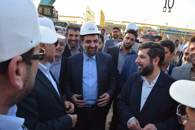محسن رضایی : در خوزستان نفت و گاز ثروت و موهبت بزرگی است که می شود از آنها تولید ثروت و سرمایه کرد / یوسف داودی : مقدمات گشایش ال سی و نهایی کردن مباحث مربوط به فاینانس پترو پالایش در حال انجام است