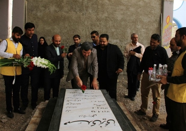 حضور فرماندار اهواز در گلزار شهدا و تجدید میثاق با همرزم شهیدش سردار علی هاشمی