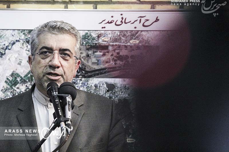 وزیر نیرو:هیات وزیران به موفقیت استاندار خوزستان در همه شئون مدیریتی اذعان دارند/نقش دکتر شریعتی در راهبری و حمایت از مسئولان اجرایی و همچنین تشویق سازمان های مرکزی برای توجه بیشتر به خوزستان و مسایل آن منحصر به فرد است