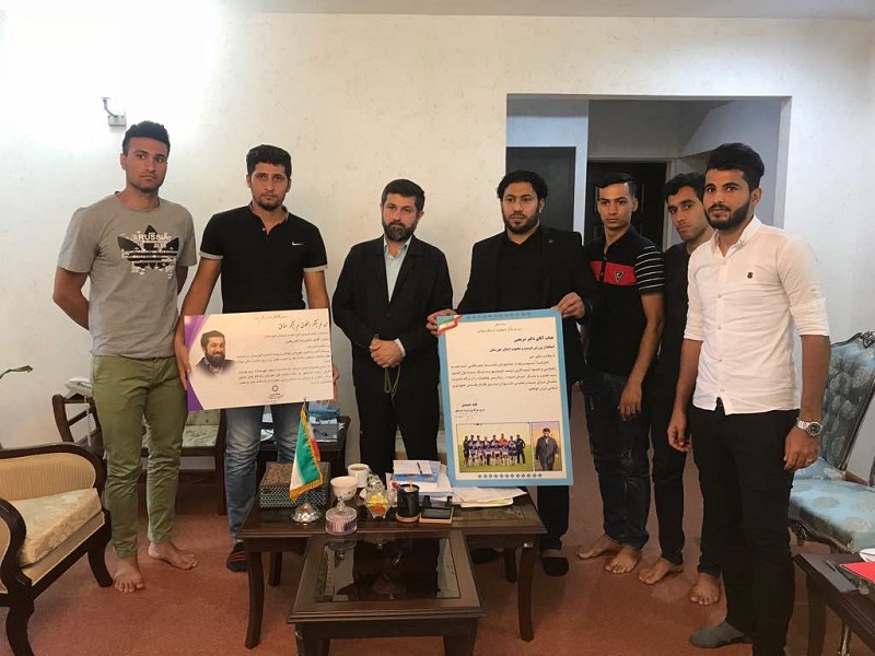 تقیر مربی و بازیکنان تیم فوتبال کارون اروند خرمشهر از استاندار خوزستان
