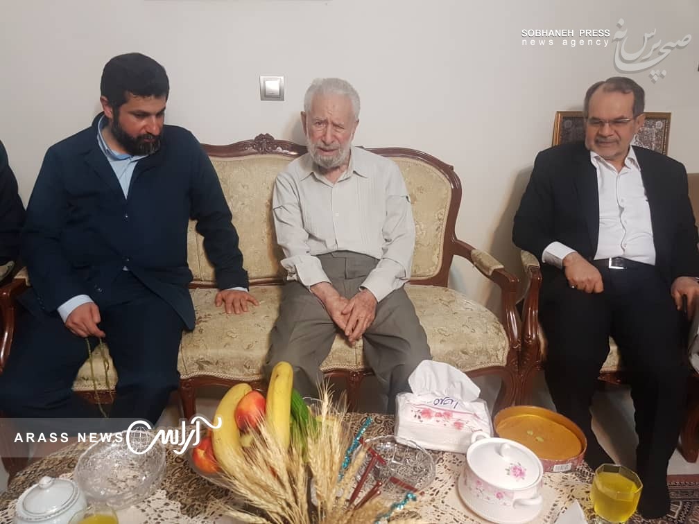 تصاویر/ عیادت دکتر شریعتی از محمد کیاوش نماینده ادوار مردم اهواز و ابادان در مجلس شورای اسلامی