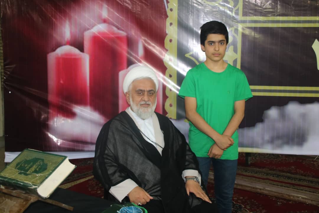 بختیاری های مومن و انقلابی هرشب درمدرسه عشق و فضیلت امام حسین (ع) توشه های معنوی برمی چینند