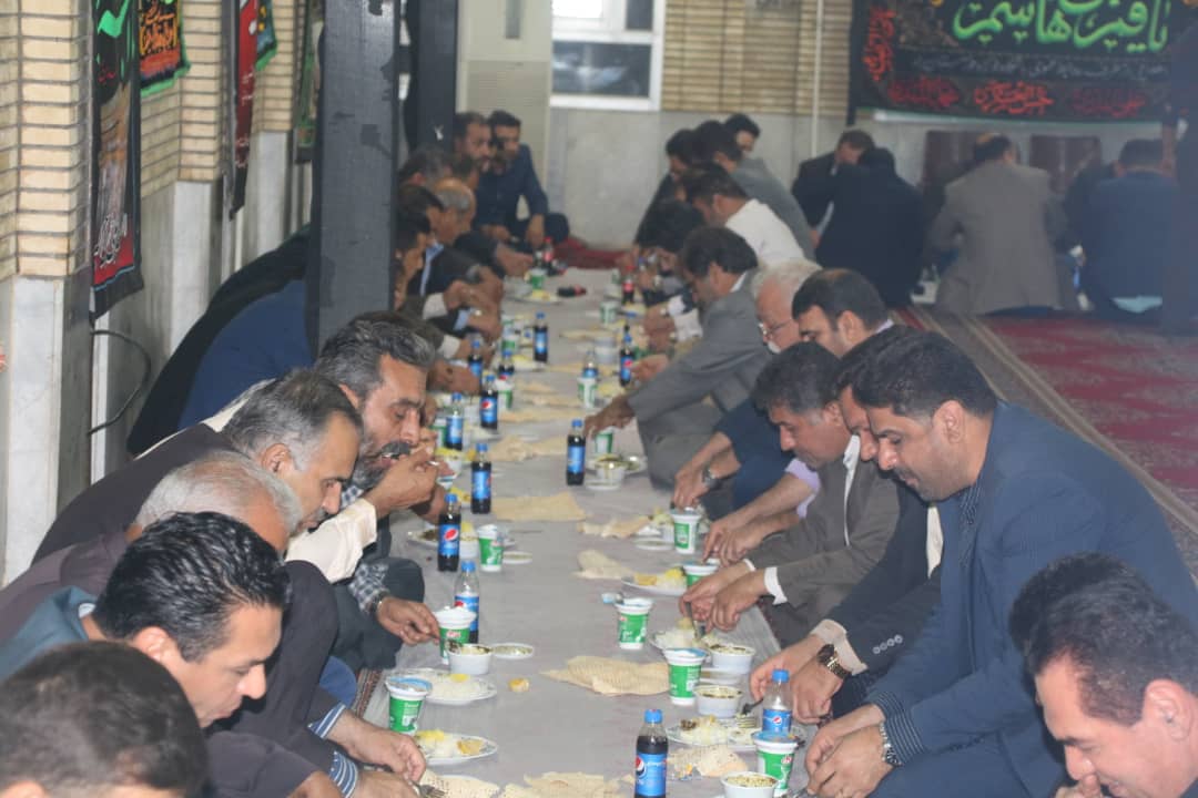 بختیاری های مومن و انقلابی هرشب درمدرسه عشق و فضیلت امام حسین (ع) توشه های معنوی برمی چینند